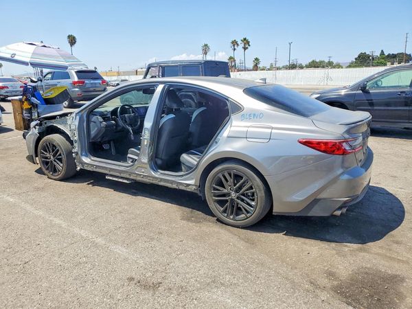 2025 TOYOTA CAMRY