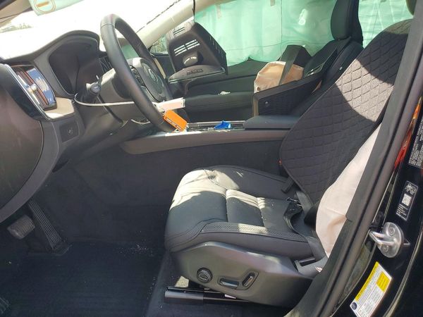 2026 VOLVO XC60
