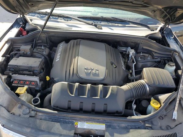 2012 JEEP CHEROKEE Limited — Engine bay