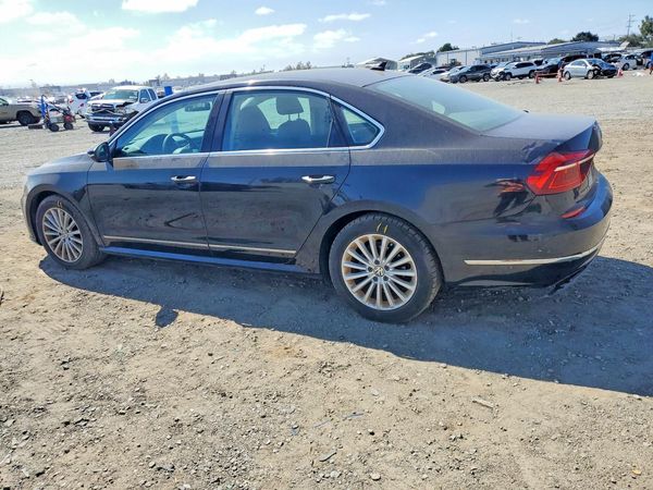 2017 VOLKSWAGEN PASSAT SE