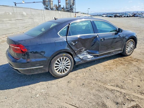 2017 VOLKSWAGEN PASSAT SE