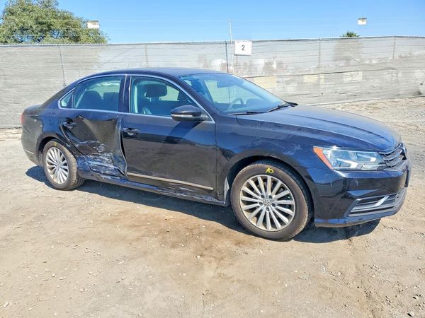 2017 VOLKSWAGEN PASSAT SE