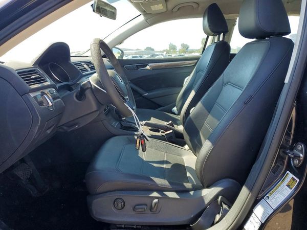 2017 VOLKSWAGEN PASSAT SE