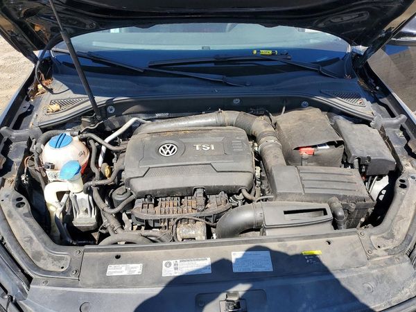 2017 VOLKSWAGEN PASSAT SE