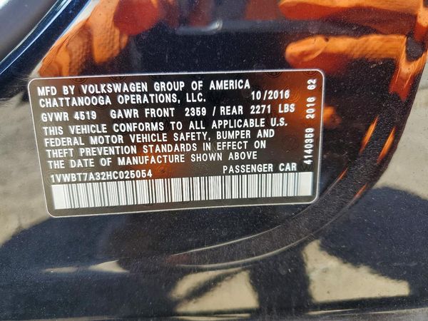 2017 VOLKSWAGEN PASSAT SE