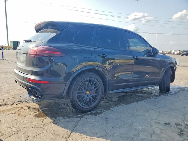 2017 PORSCHE CAYENNE