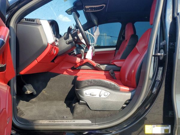2017 PORSCHE CAYENNE