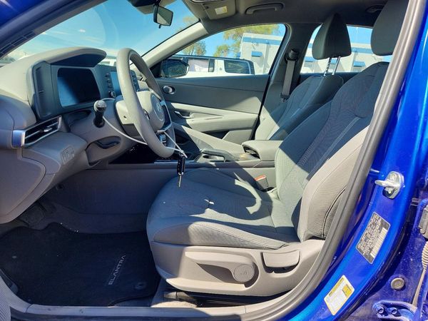 2024 HYUNDAI ELANTRA SE
