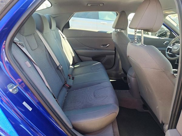 2024 HYUNDAI ELANTRA SE