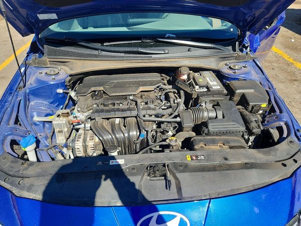 2024 HYUNDAI ELANTRA SE