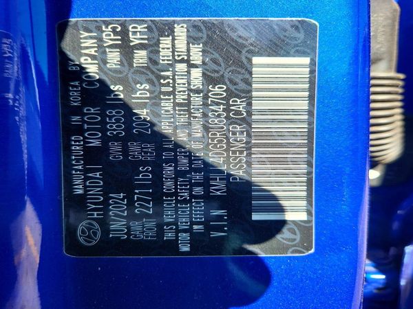 2024 HYUNDAI ELANTRA SE