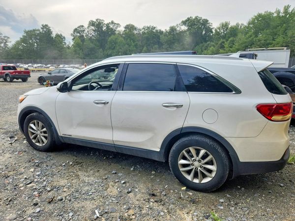 2016 KIA SORENTO L / LX