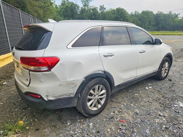 2016 KIA SORENTO L / LX