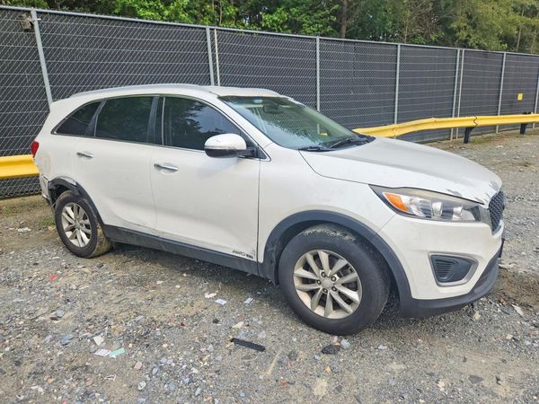 2016 KIA SORENTO L / LX