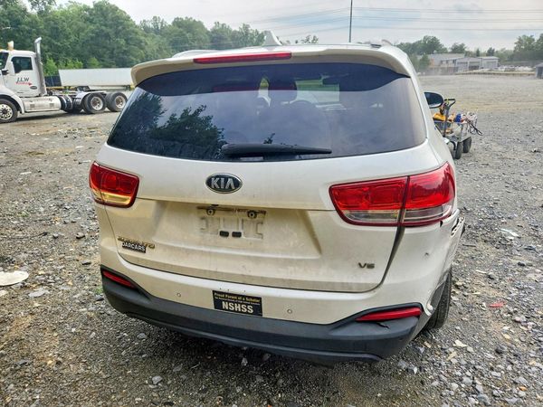 2016 KIA SORENTO L / LX