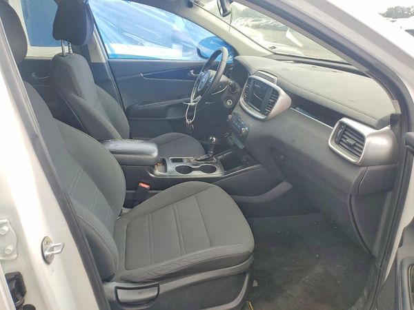 2016 KIA SORENTO L / LX