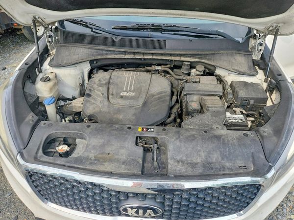 2016 KIA SORENTO L / LX