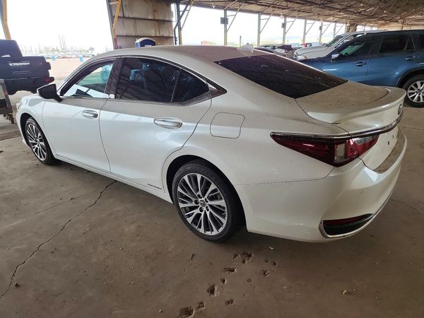 2021 LEXUS ES