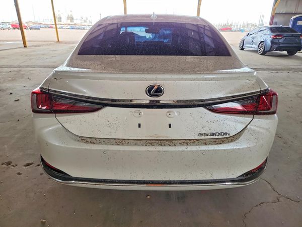 2021 LEXUS ES