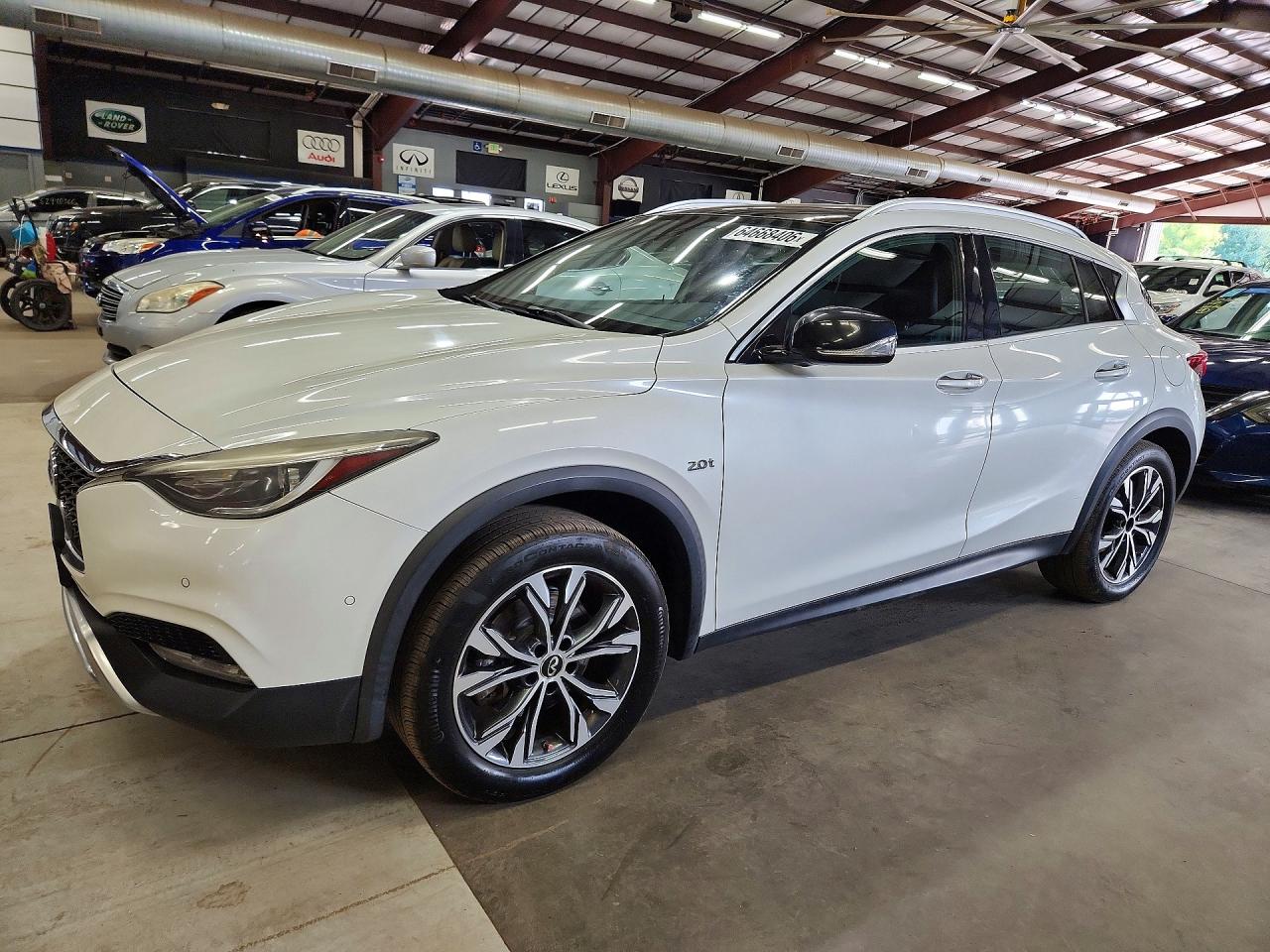 2017 INFINITI QX30