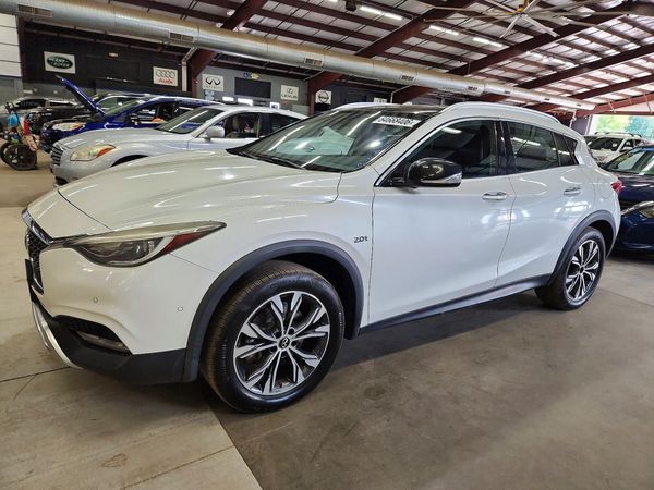 2017 INFINITI QX30