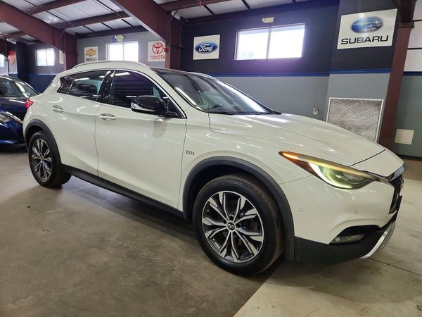 2017 INFINITI QX30