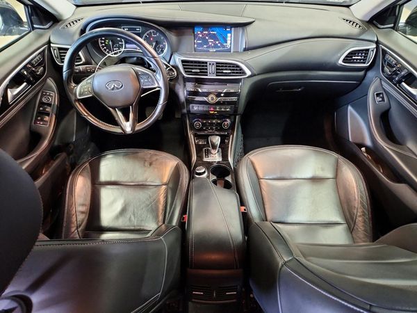 2017 INFINITI QX30