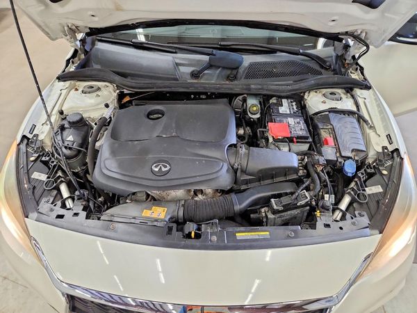 2017 INFINITI QX30