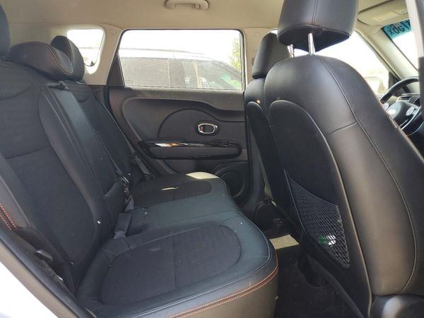 2017 KIA SOUL Exclaim