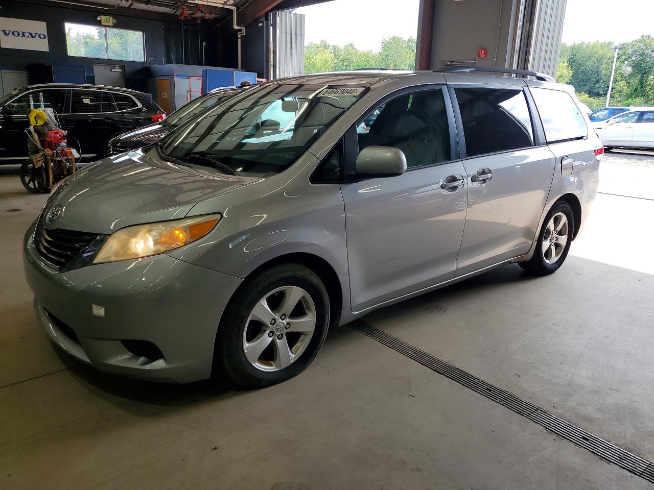 2014 TOYOTA SIENNA