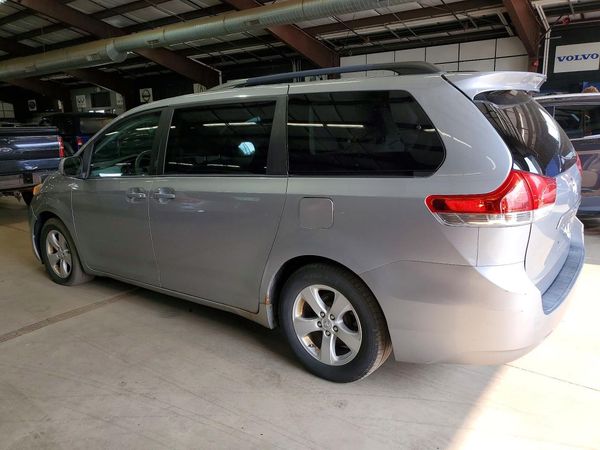 2014 TOYOTA SIENNA