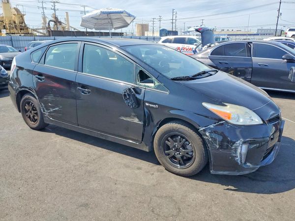 2014 TOYOTA PRIUS