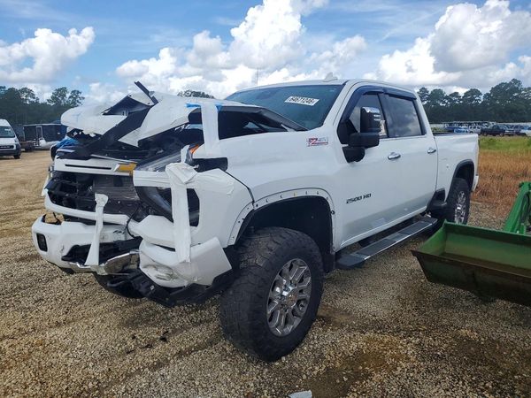 2025 CHEVROLET SILVERADO LTZ — Front 3/4