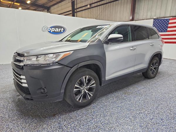 2019 TOYOTA HIGHLANDER LE/LE Plus
