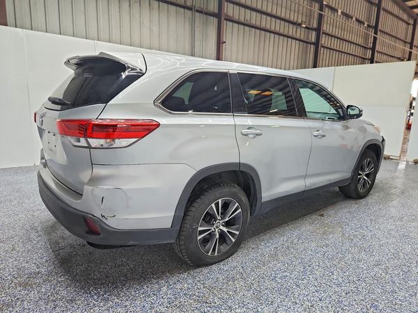 2019 TOYOTA HIGHLANDER LE/LE Plus