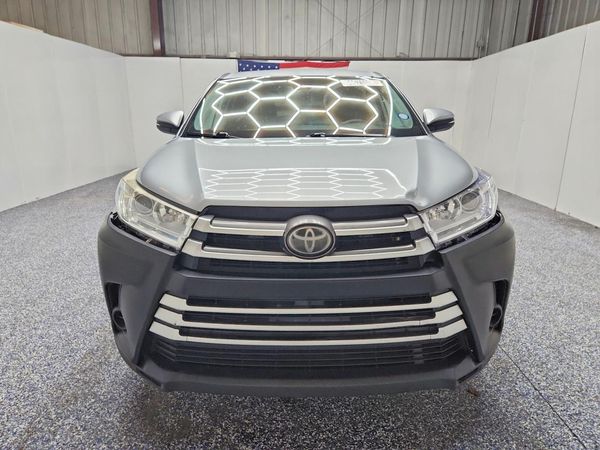 2019 TOYOTA HIGHLANDER LE/LE Plus