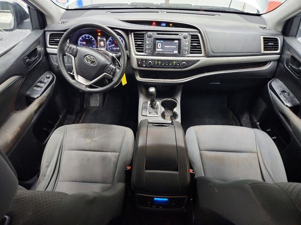 2019 TOYOTA HIGHLANDER LE/LE Plus