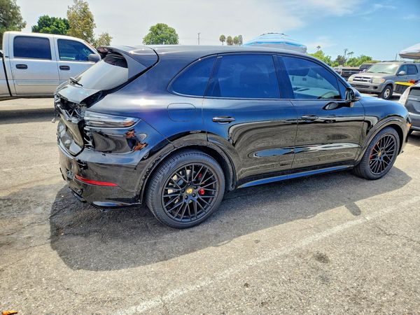 2021 PORSCHE CAYENNE