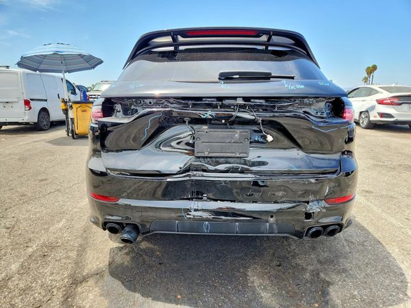 2021 PORSCHE CAYENNE