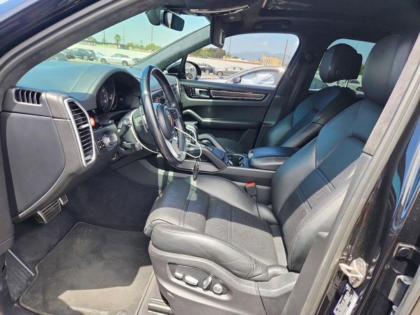 2021 PORSCHE CAYENNE