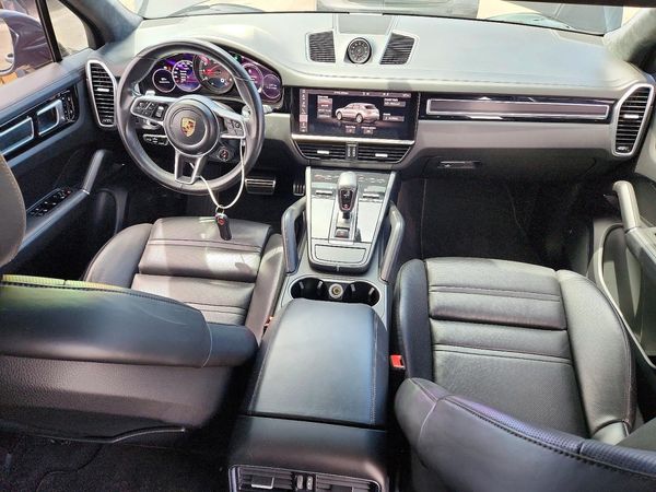 2021 PORSCHE CAYENNE