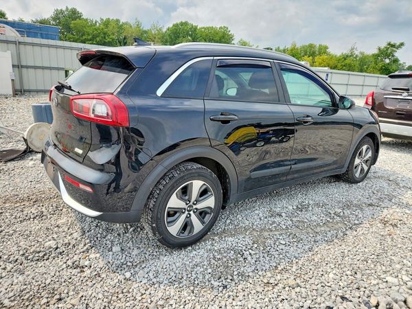 2017 KIA NIRO