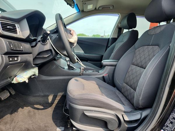 2017 KIA NIRO
