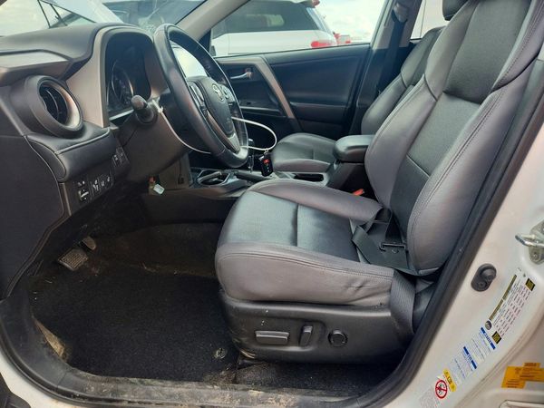 2018 TOYOTA RAV4 Adventure/XLE