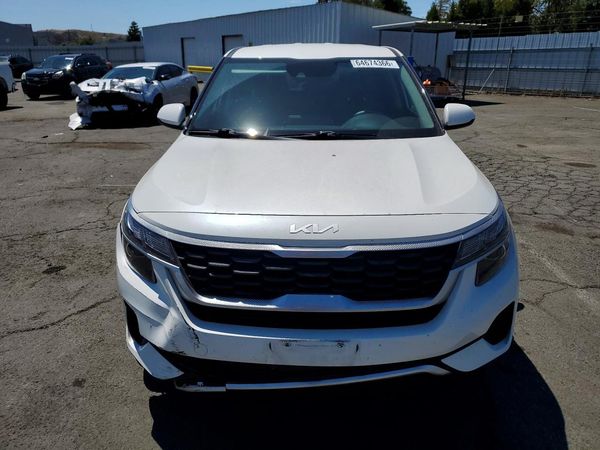 2023 KIA SELTOS LX