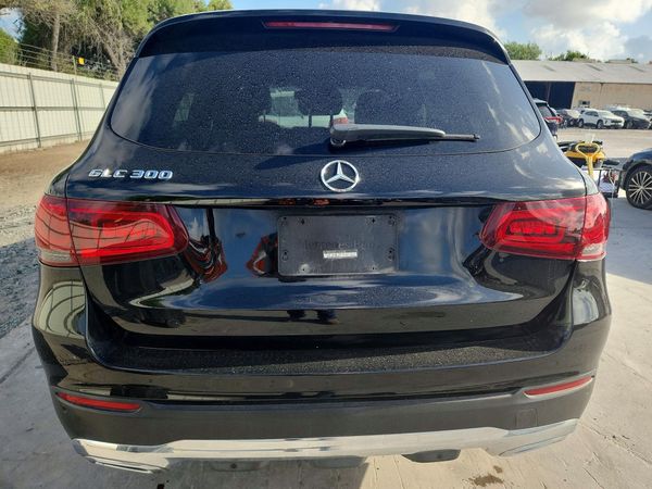 2020 MERCEDES-BENZ GLC GLC300