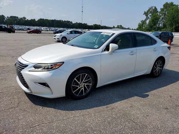 2016 LEXUS ES350 350 — Front 3/4