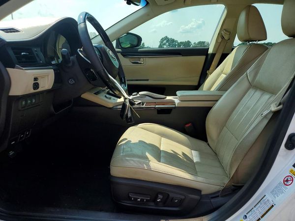 2016 LEXUS ES350 350 — DENT