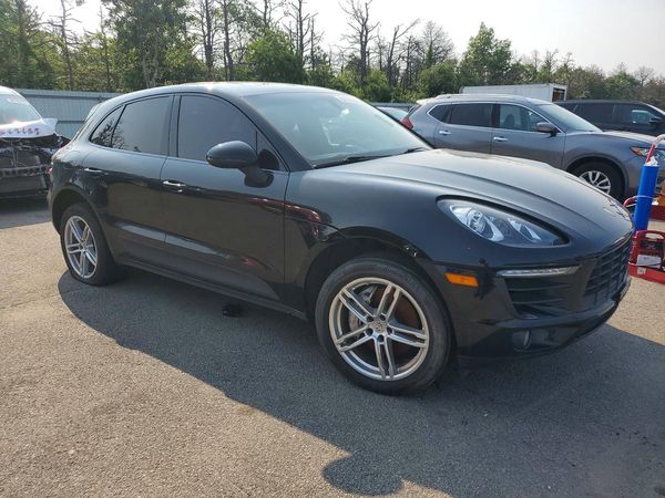2016 PORSCHE MACAN — Passenger 3/4