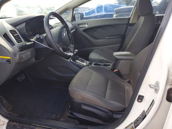 2017 KIA FORTE LX Base